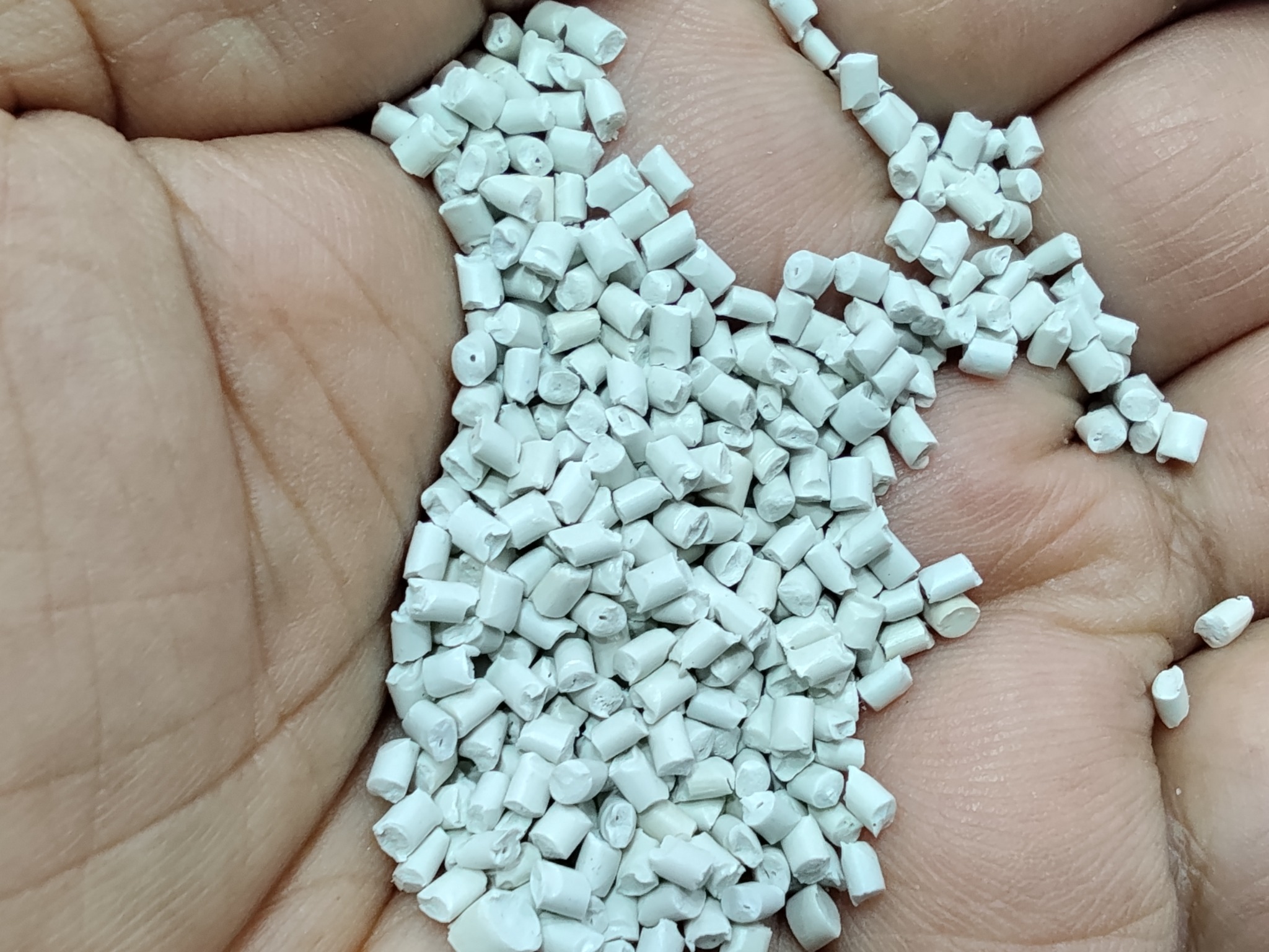 HIPS Milky recycled granules